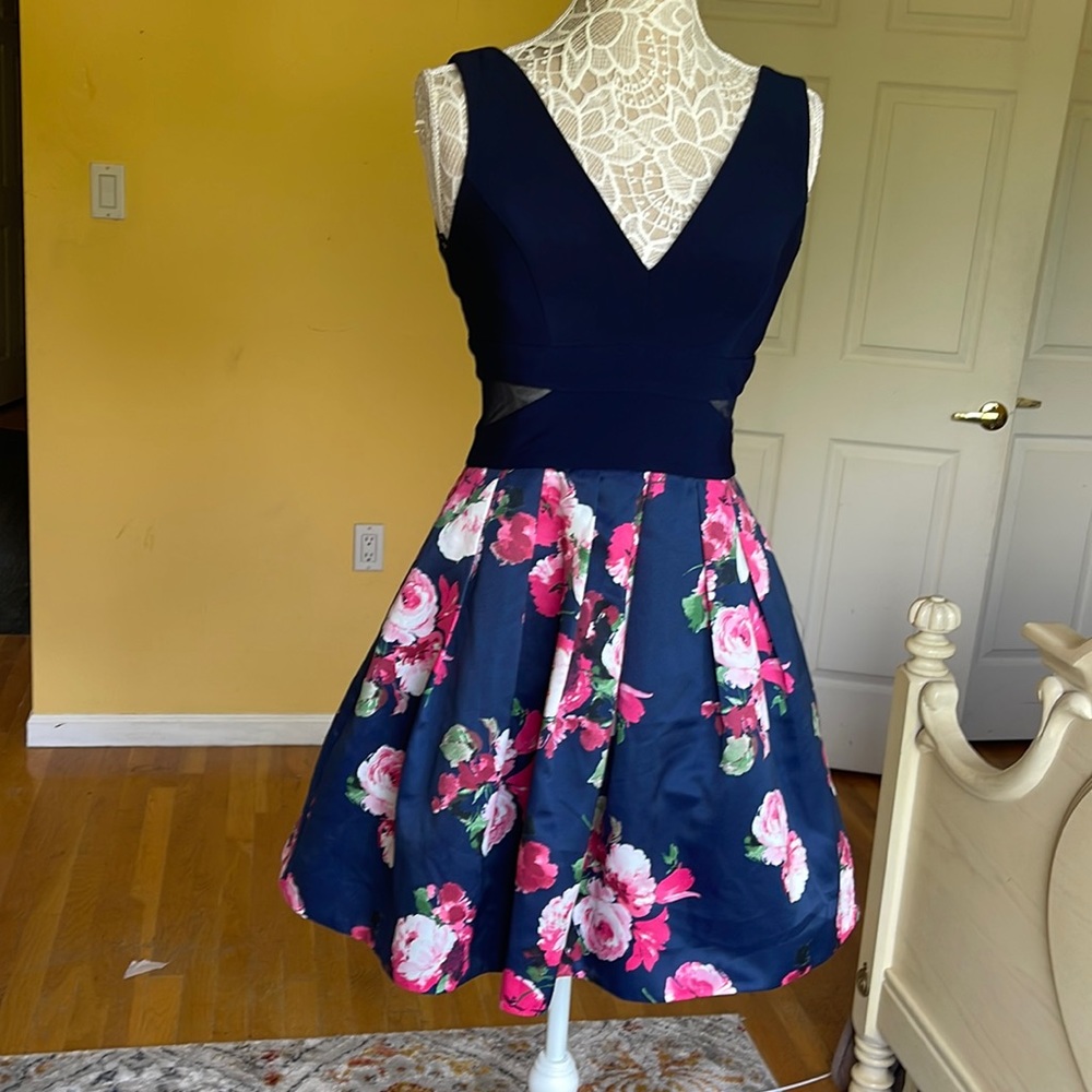 Beautiful Xscape dress